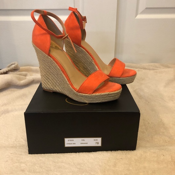 Orange like new wedge. - Picture 2 of 6